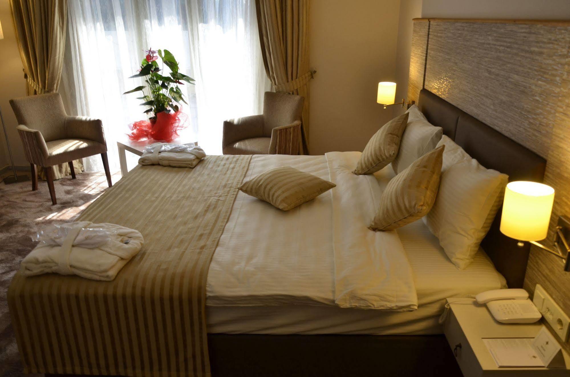 Orya Hotel Istanbul Exterior photo